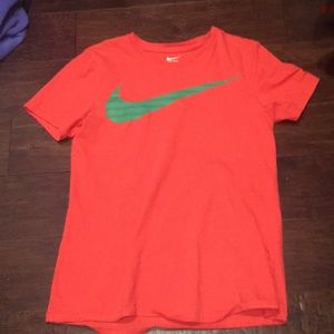 Nike Logo top
